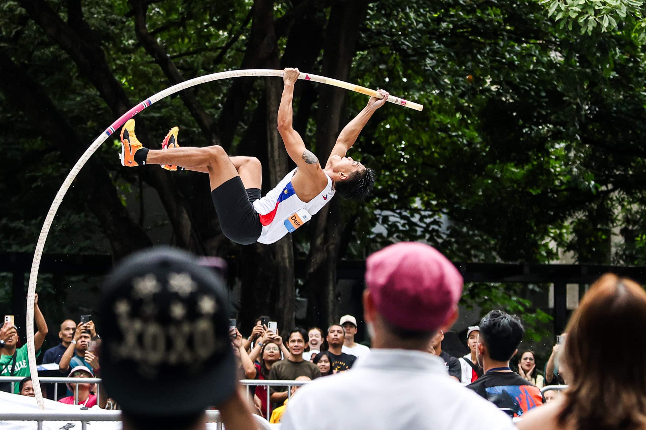img 0445 atletang ayala pole vault challenge hokett delos santos scaled 1