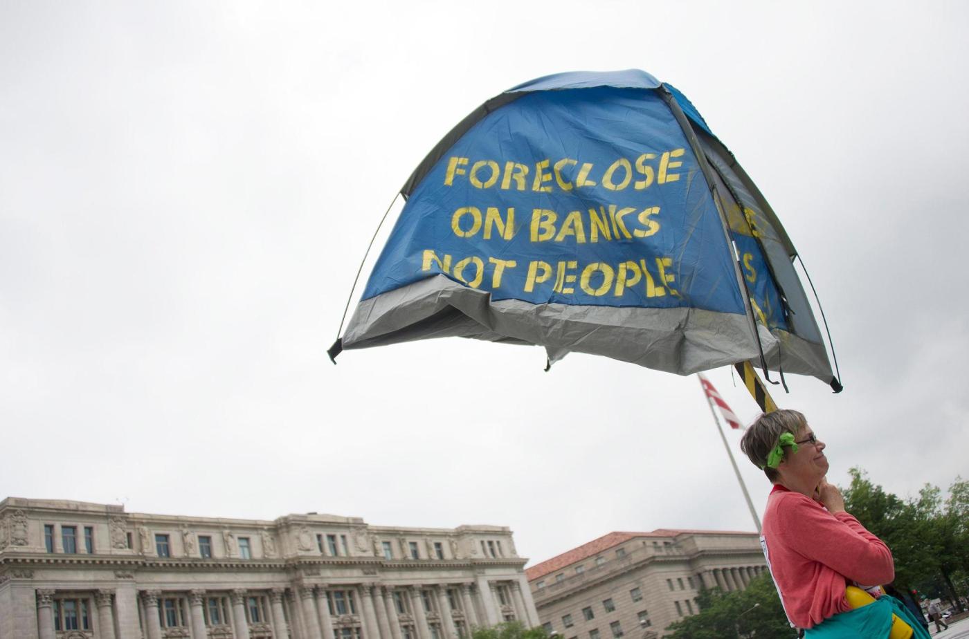 202510270515mct photo biz real foreclosures bankrate get