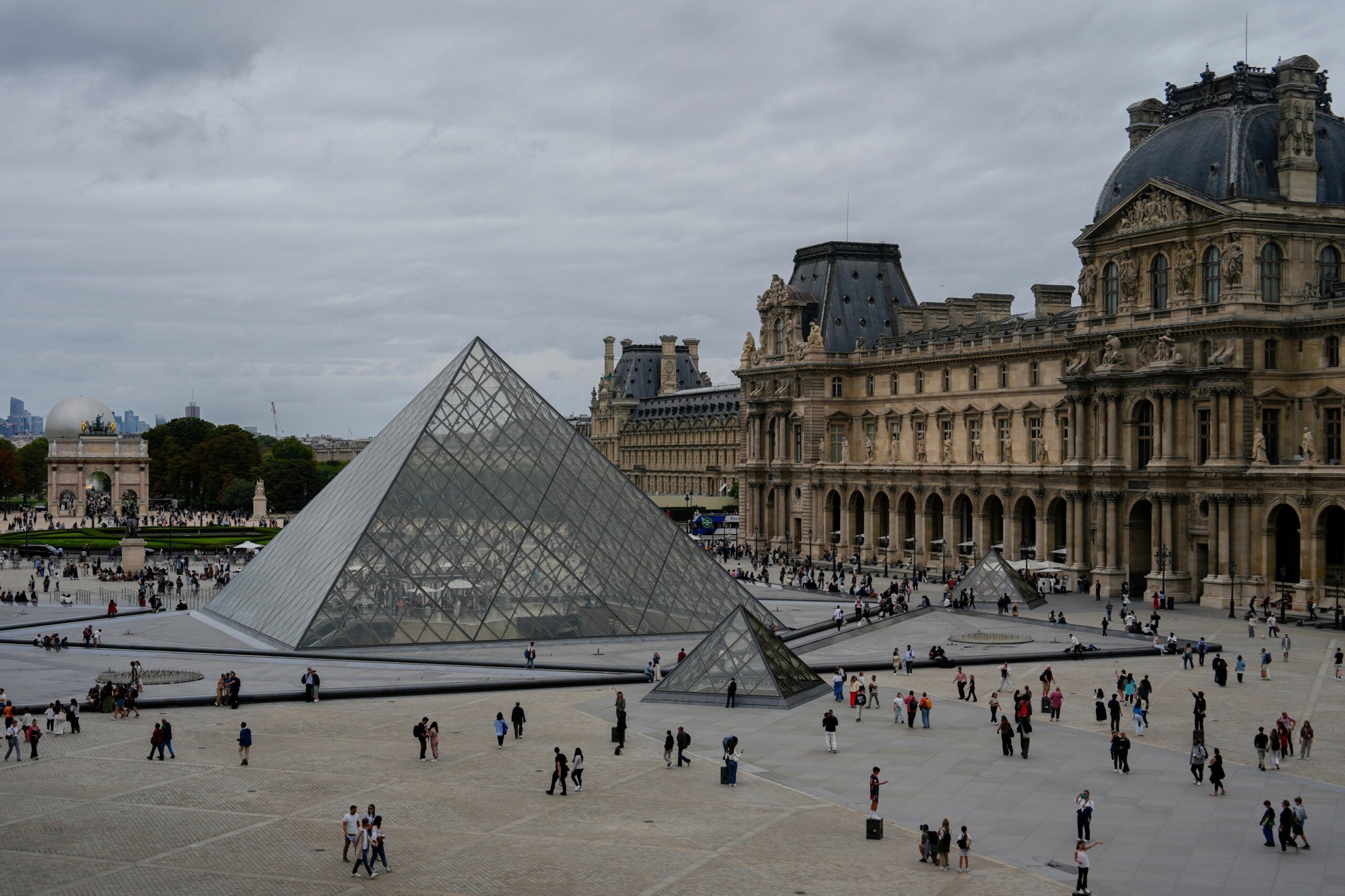 france louvre 65397 scaled 1