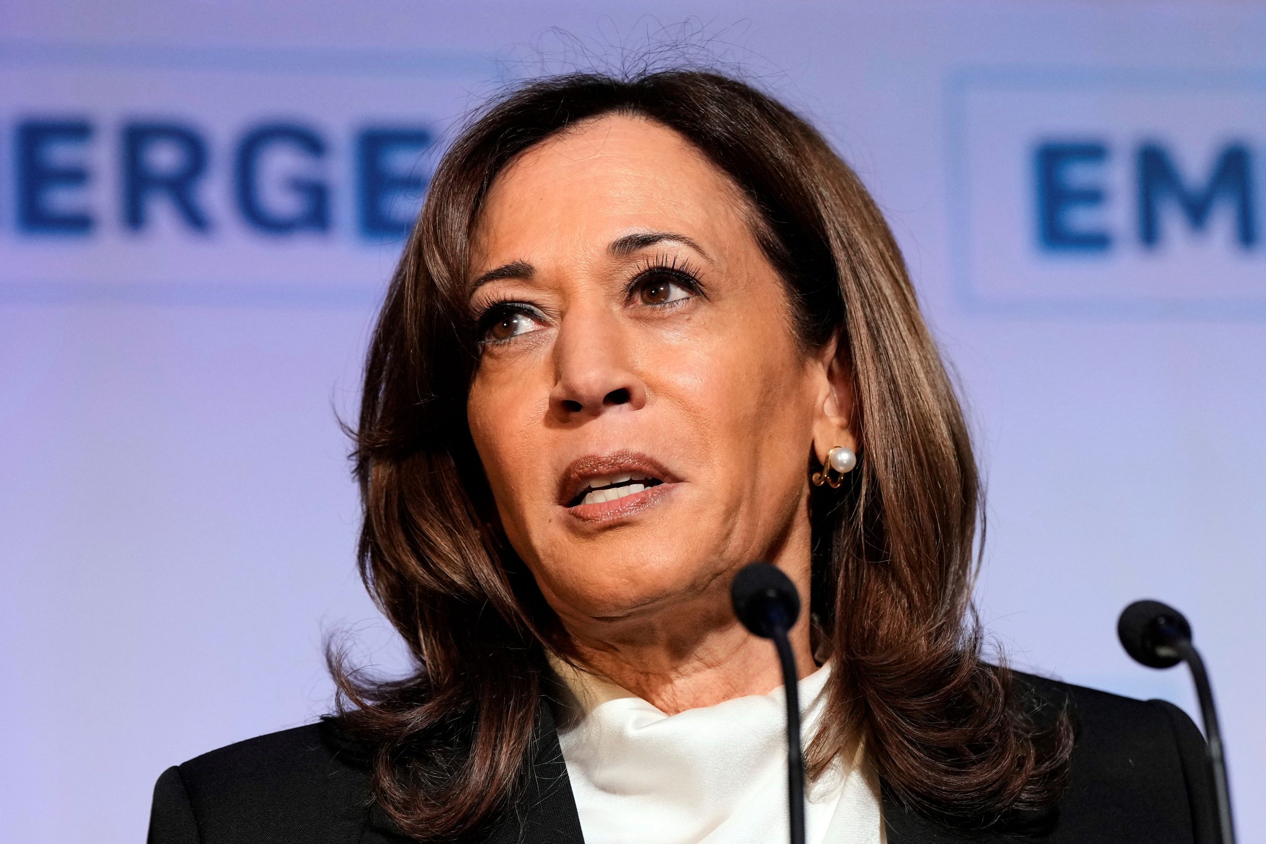 kamalaharris scaled 1