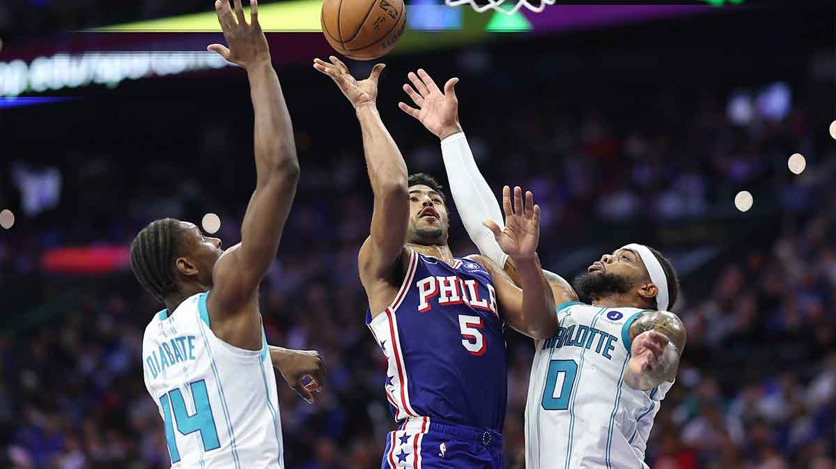 quentin grimes brings house down breaks hornets heat with dagger 3 1