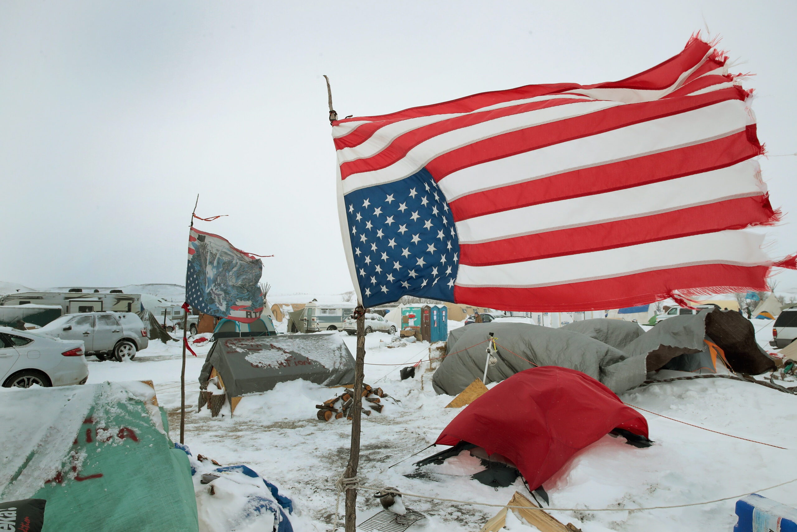 dakota pipeline access project protesters brave frigid weather to continue encampment