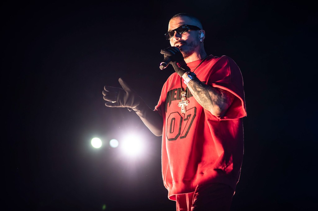 01 j balvin flow fest 2025 billboard 1800