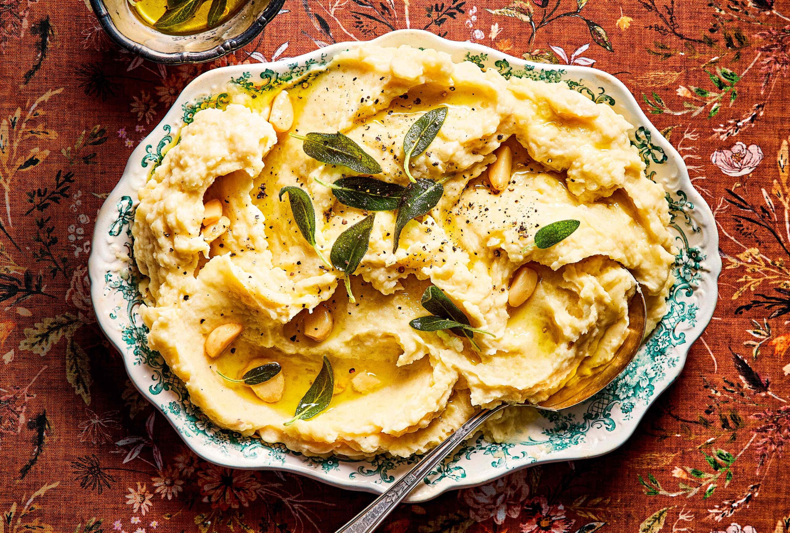 bhg r338256 perfect mashed with roasted garlic mascarpon 4eqqv6x3k f81vcw2i4hrq 5ef8e6c2a0d34862ae44b93257cf7fc3