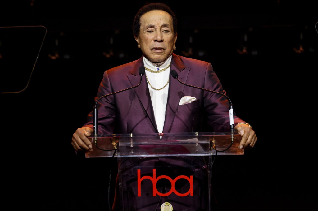 smokey robinson hollywood beauty awards 2025 billboard 1800