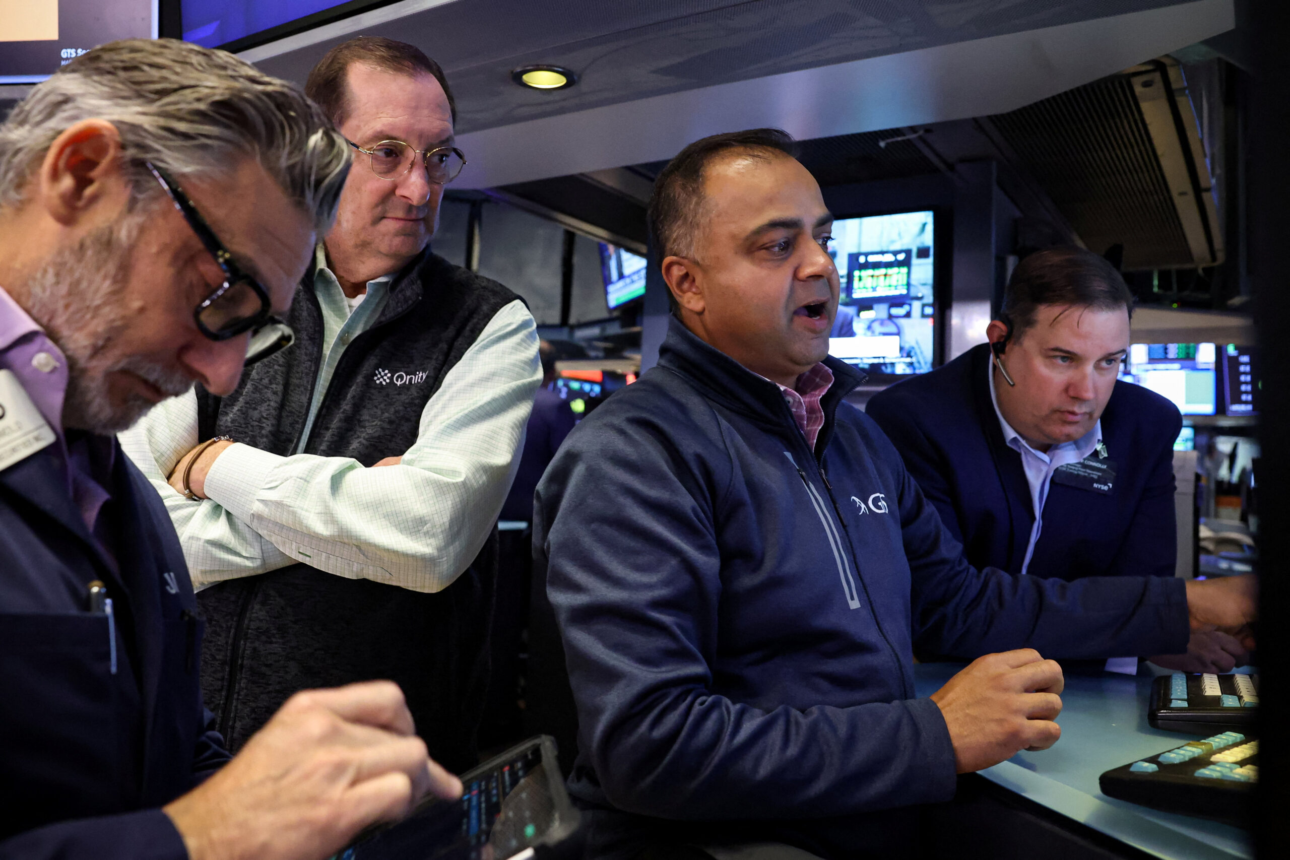 traders work on the floor of the nyse in new york